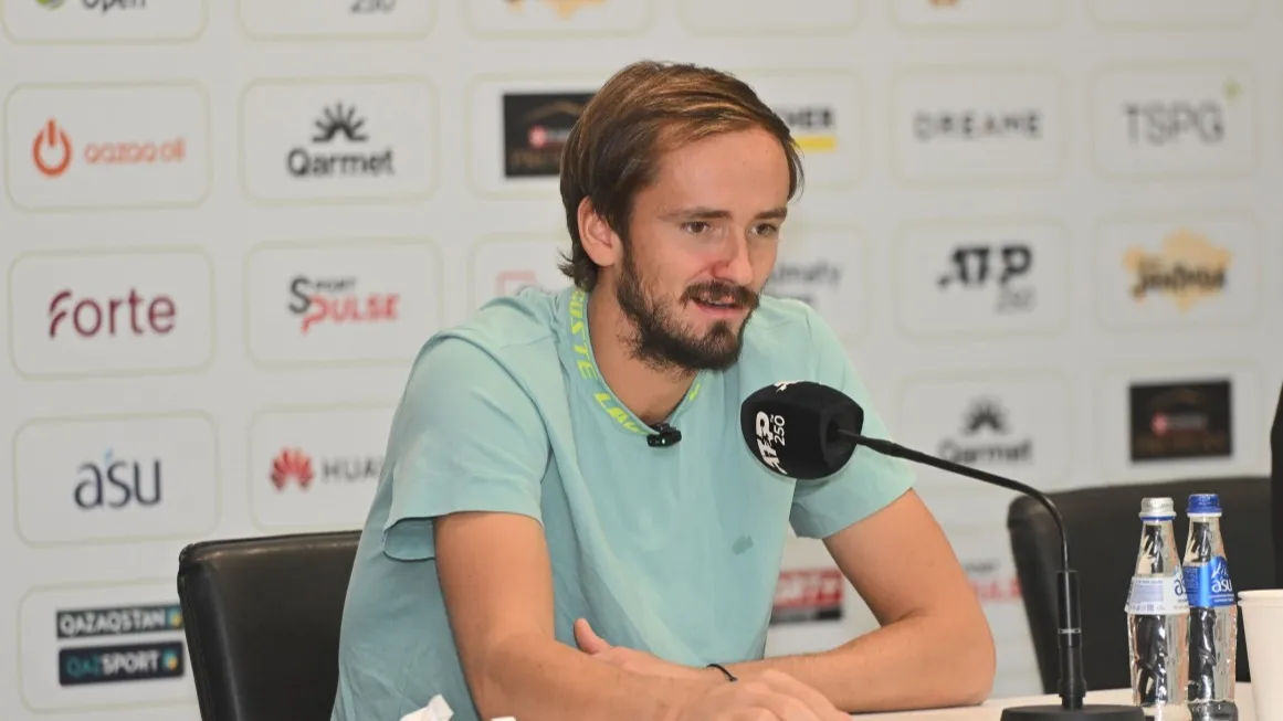 Даниил Медведев прибыл на Almaty Open: выбрал Казахстан вместо Саудовской Аравии фото на taspanews.kz от 16 октября 2025 09:15
