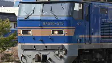 В области Абай мужчина попал под поезд: он лишился ноги