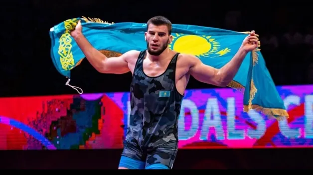 Казахстанский борец вышел в финал молодежного чемпионата мира