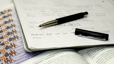 Иллюстративное фото Школьная учительница выманила 1 млн тенге за сдачу ЕНТ