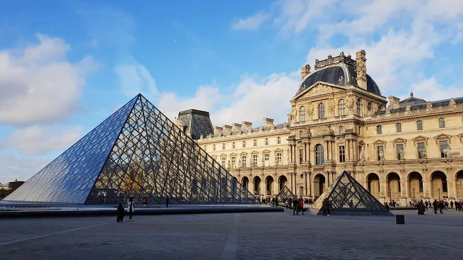 Иллюстративное фото Дерзкое ограбление Лувра: взяты двое подозреваемых фото на taspanews.kz от 30 октября 2025 09:23