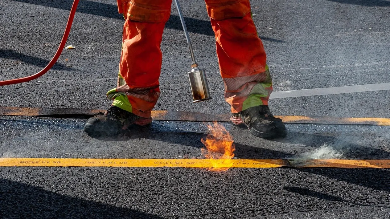 Иллюстративное фото 36 человек лишились работы из-за плохих дорог фото на taspanews.kz от 30 октября 2025 16:43