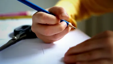 За телефоны на уроках будут штрафовать родителей