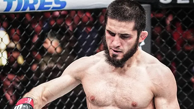 Ислам Махачев идет за вторым поясом UFC: Биспинг уже видит его среди величайших