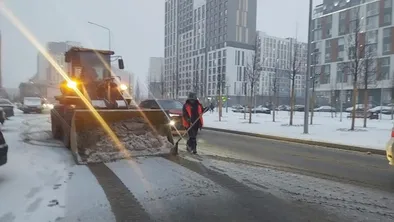 Сколько снега вывезли из Астаны прошлой ночью?