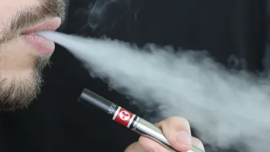 Продавца электронных сигарет задержал спецназ в Павлодарской области