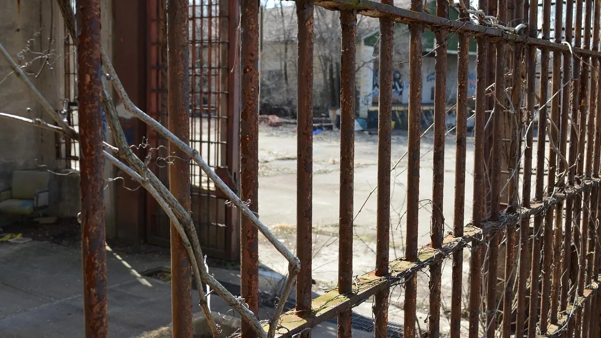 Чиновник в Аксу лишился свободы из-за купленных квартир фото на taspanews.kz от 12 ноября 2025 14:18