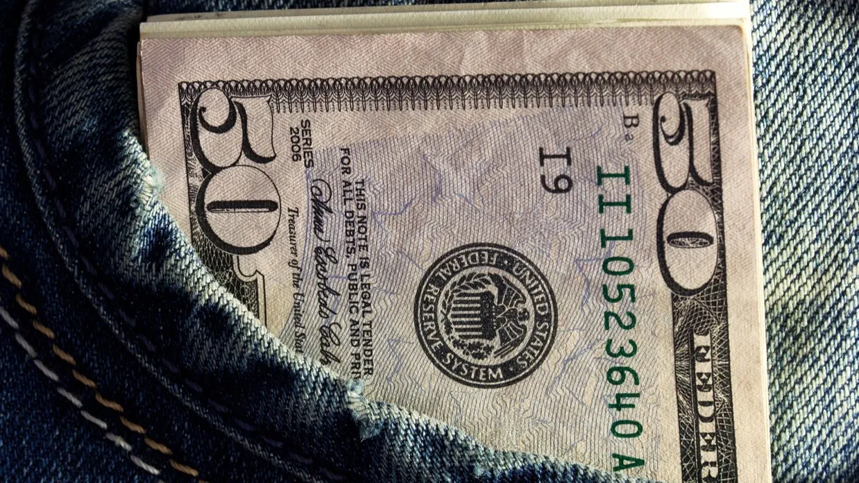 Сколько денег задолжали сотрудникам работодатели? фото на taspanews.kz от 14 ноября 2025 09:47