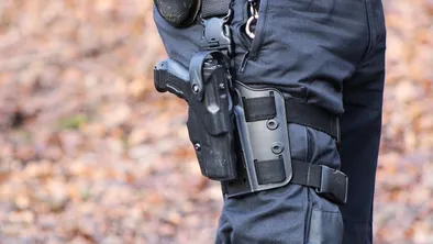 Полицейского уволили после инцидента с телом девушки в Караганде