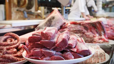 В Астане на рынке продавали незаконное мясо