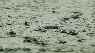 Осадки и плюсовая температура: какая погода ожидает жителей казахстанских мегаполисов сегодня?