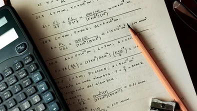 Родители казахстанских школьников обвиняют центр Tesla в мошенничестве: полиция возбудила уголовное дело 