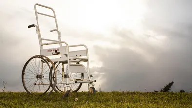 15 млн тенге выплатит водитель за аварию, в которой пассажир лишился ноги