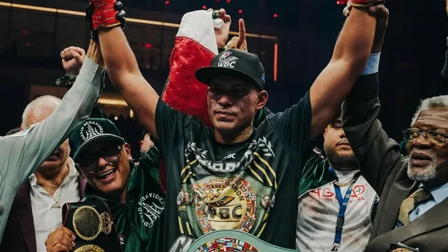 Бенавидес защитил титул WBC в полутяжелом весе: следующий шаг — дебют в крузервейте