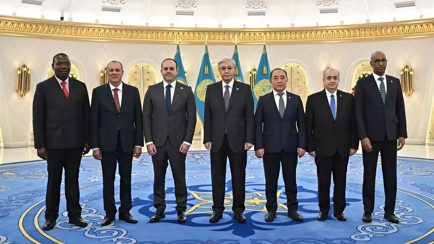 Токаев получил верительные грамоты от послов шести стран фото на taspanews.kz от 24 ноября 2025 13:06