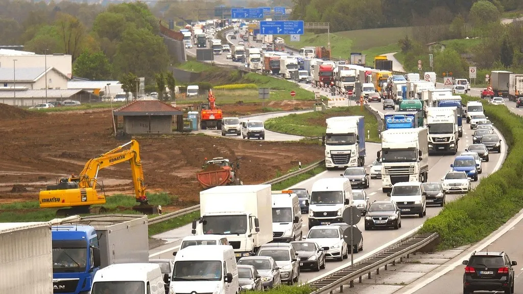 В Алматы возникла сильная пробка: причина? фото на taspanews.kz от 25 ноября 2025 10:09