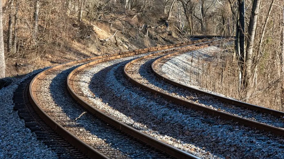 11 человек погибли на рельсах в Китае фото на taspanews.kz от 27 ноября 2025 14:29