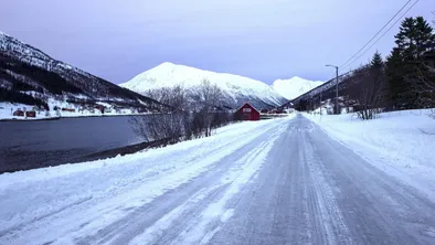 Штрафы за езду на летней резине вступили в силу