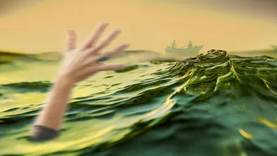 В Актюбинской области из воды вытащили тело пропавшего подростка