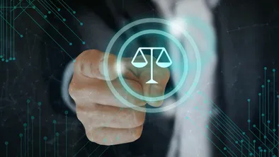 Из-за разъяренной толпы супружеская пара попала в смертельное ДТП в Алматы