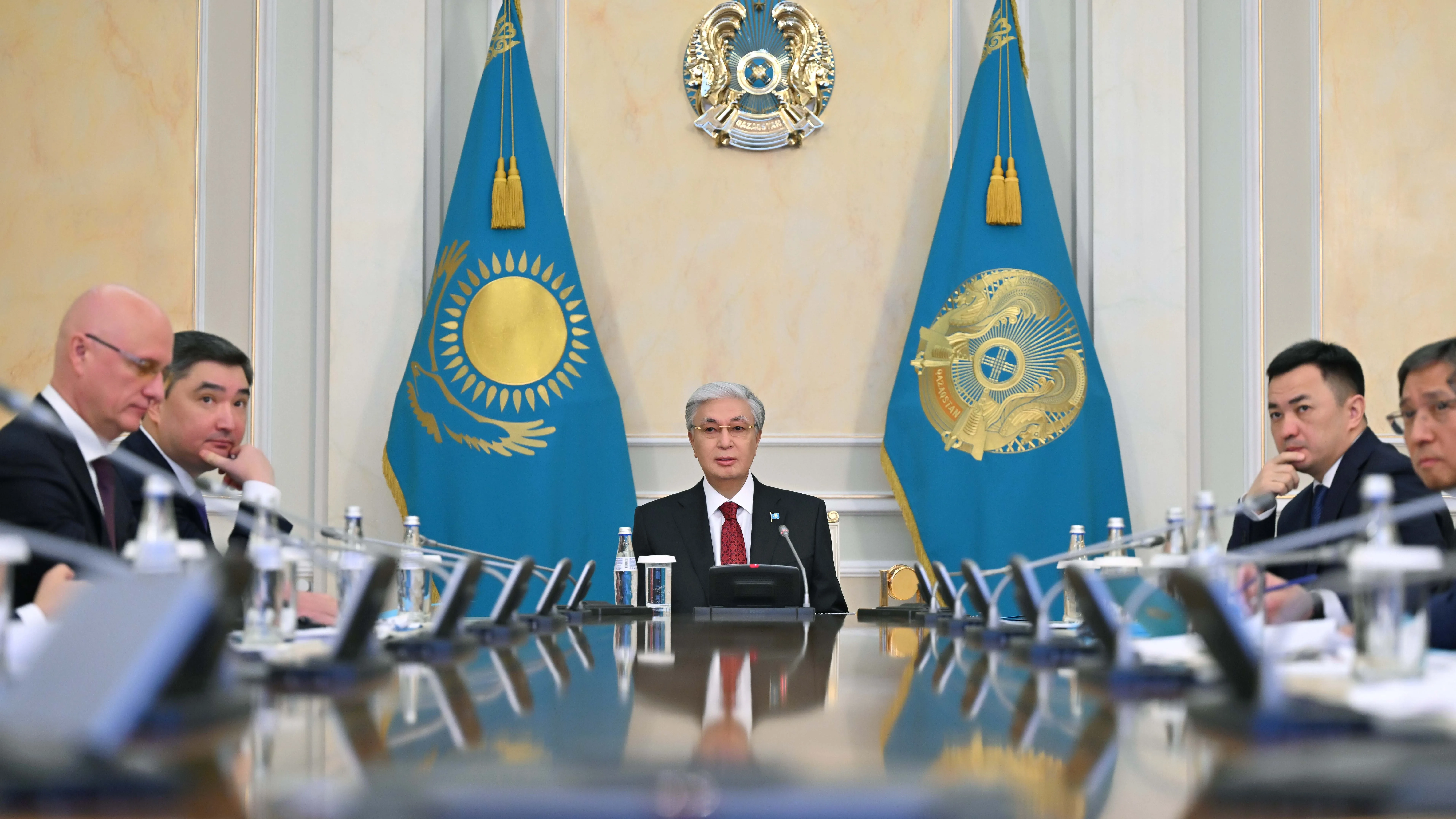 Токаев дал ряд поручений по развитию авиахабов фото на taspanews.kz от 03 декабря 2025 15:14