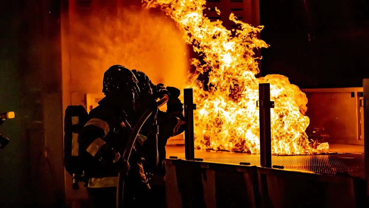 В Астане горит павильон фото на taspanews.kz от 08 декабря 2025 09:23