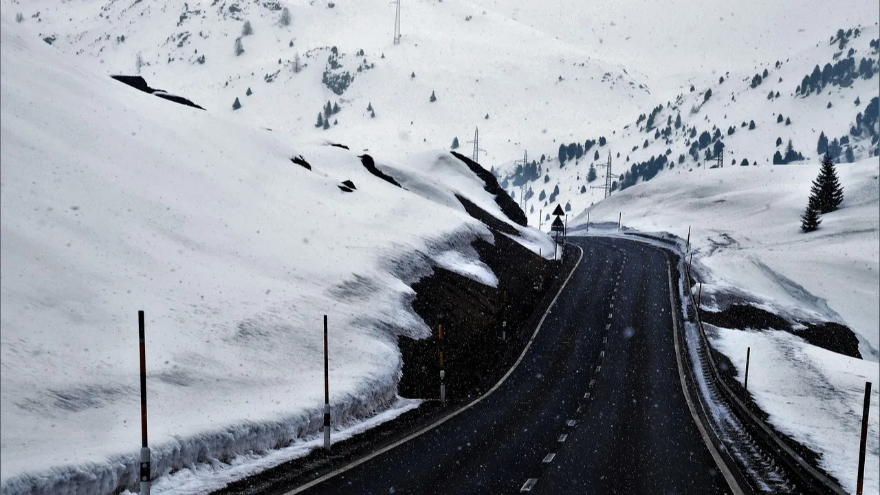 Из-за снега ограничение ввели на трех трассах фото на taspanews.kz от 10 декабря 2025 14:52