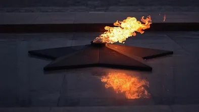 В ВКО мужчина осквернил Вечный огонь