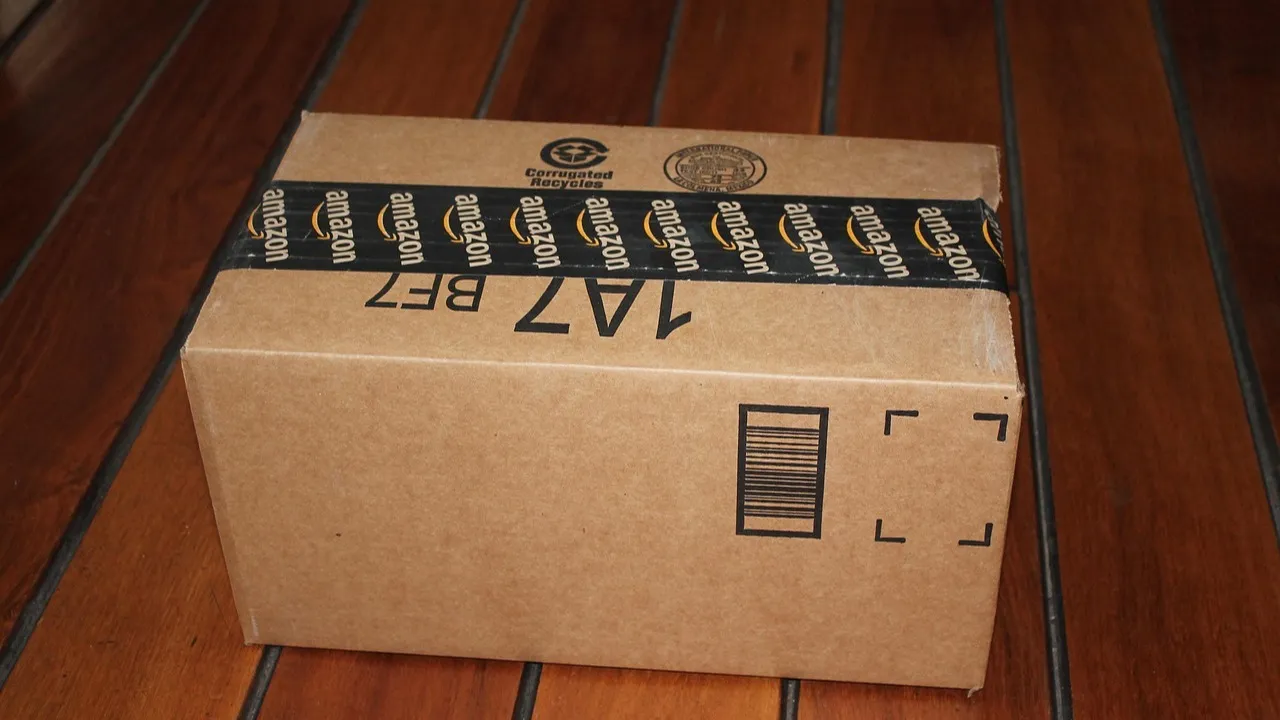 Жительница Астаны получила посылку от своего умершего отца фото на taspanews.kz от 22 декабря 2025 11:21