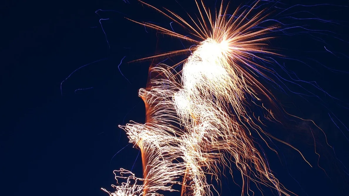 В ДЧС Алматы объяснили, как запускать салют на Новый год, чтобы не заработать штраф фото на taspanews.kz от 23 декабря 2025 12:52