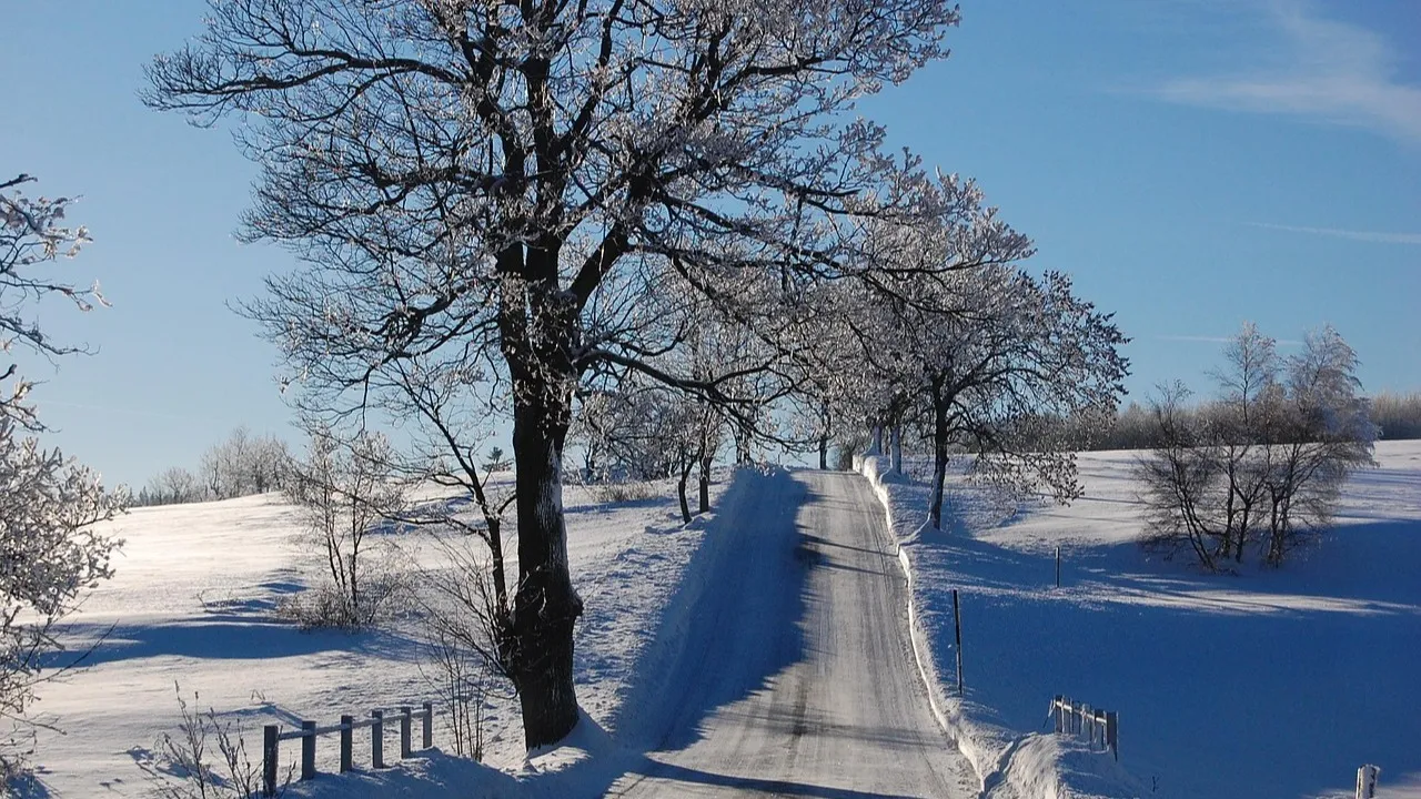 В Казахстане ввели ограничение на трех крупных трассах фото на taspanews.kz от 23 декабря 2025 15:16