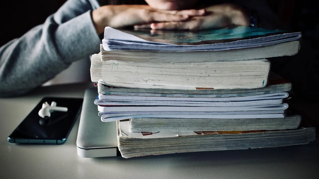 Учительницу в России обвинили в растлении подростков фото на taspanews.kz от 25 декабря 2025 08:35