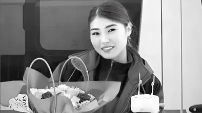 В Астане открыли мемориальную доску в честь фельдшера Улданы Мырзуан