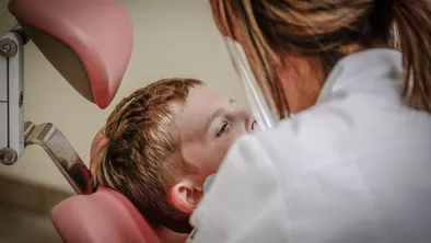 Минздрав начал активные проверки стоматологий после смерти девочки в Астане