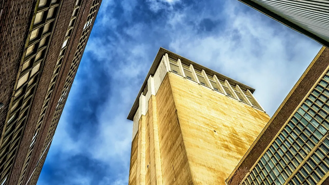 Дело Qarmet расследует АФМ: подозреваемый украл имущество на 1,8 млрд тенге фото на taspanews.kz от 26 декабря 2025 09:58