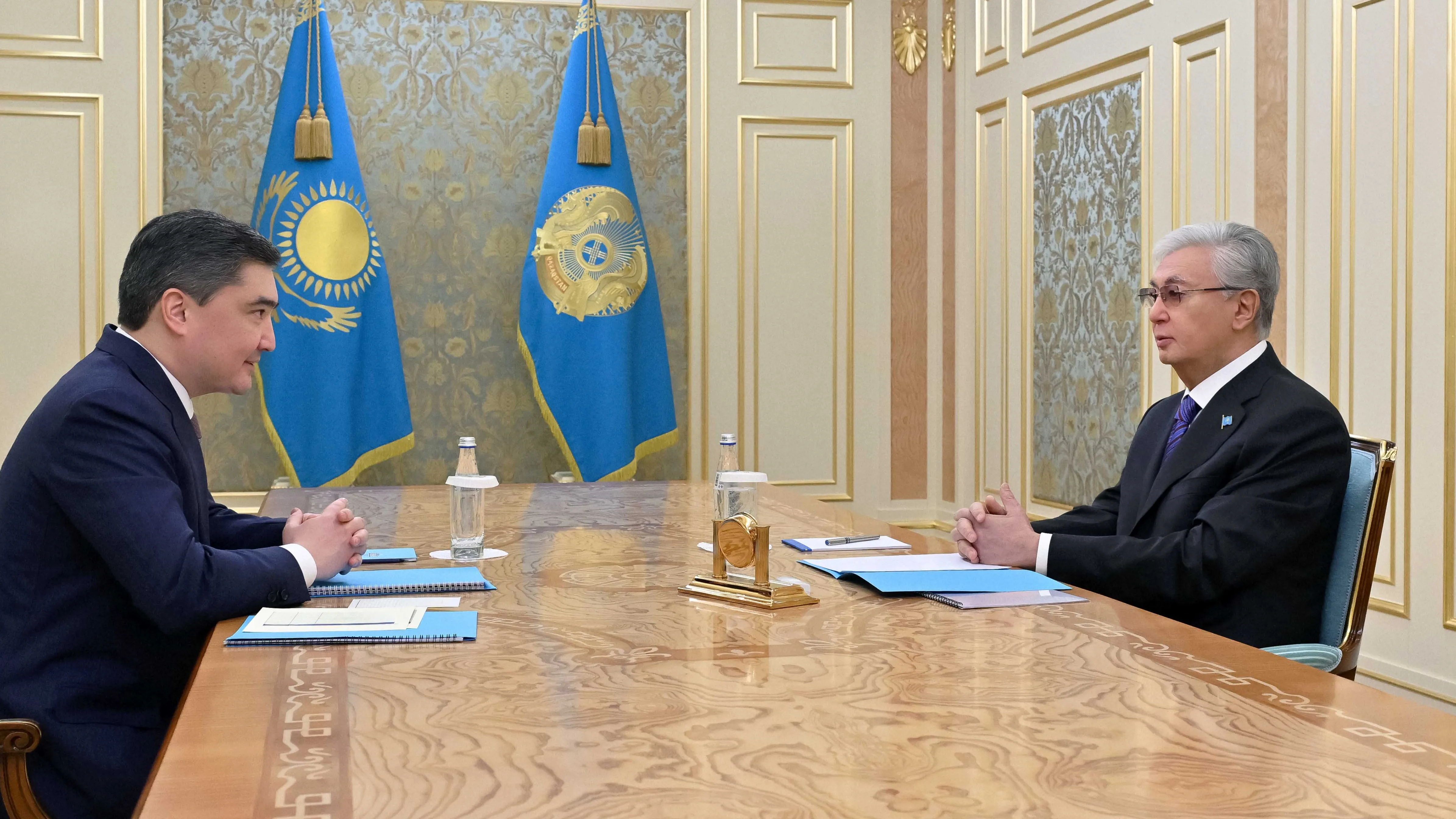 Касым-Жомарт Токаев заслушал отчет премьер-министра фото на taspanews.kz от 26 декабря 2025 13:00