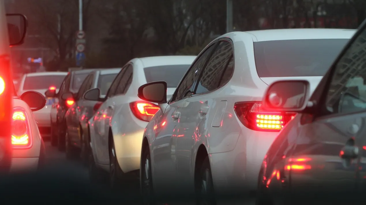 Тысячи машин скопились в Карагандинской области из-за гололеда фото на taspanews.kz от 30 декабря 2025 14:37