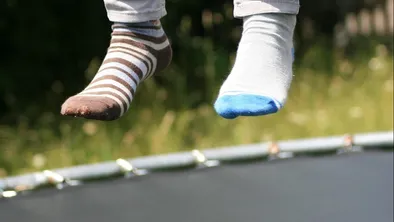 В Актобе ребенок стал инвалидом после посещения батутного парка