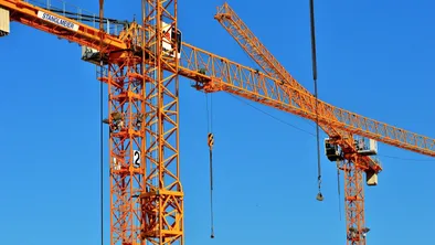 В Таиланде строительный кран упал на поезд: погибло более 20 человек