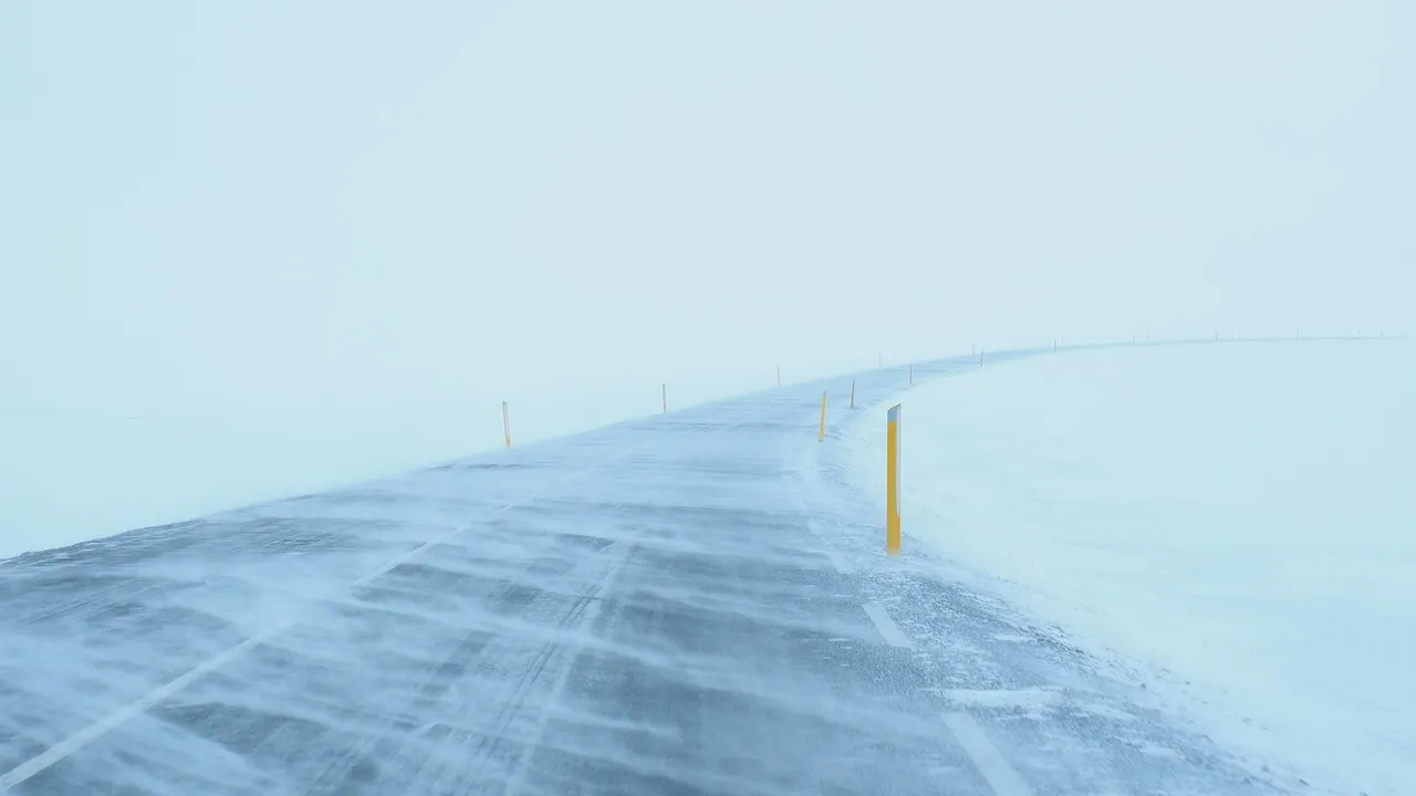Метель чуть не помешала скорой довести ребенка до больницы в Актюбинской области фото на taspanews.kz от 16 января 2026 14:13