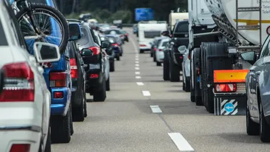 Сильные пробки образовались на дорогах Алматы