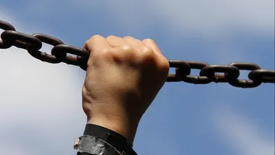 Мать избивала ребенка в Жаркенте: стали известны подробности