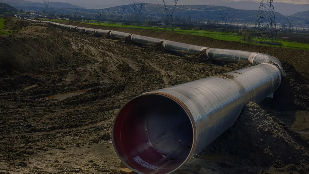 На месторождениях ТШО приостановили добычу нефти из-за пожара фото на taspanews.kz от 19 января 2026 16:46