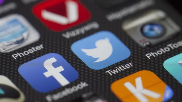 В Казахстане тоже могут ввести ограничение на пользование соцсетями для подростков и детей