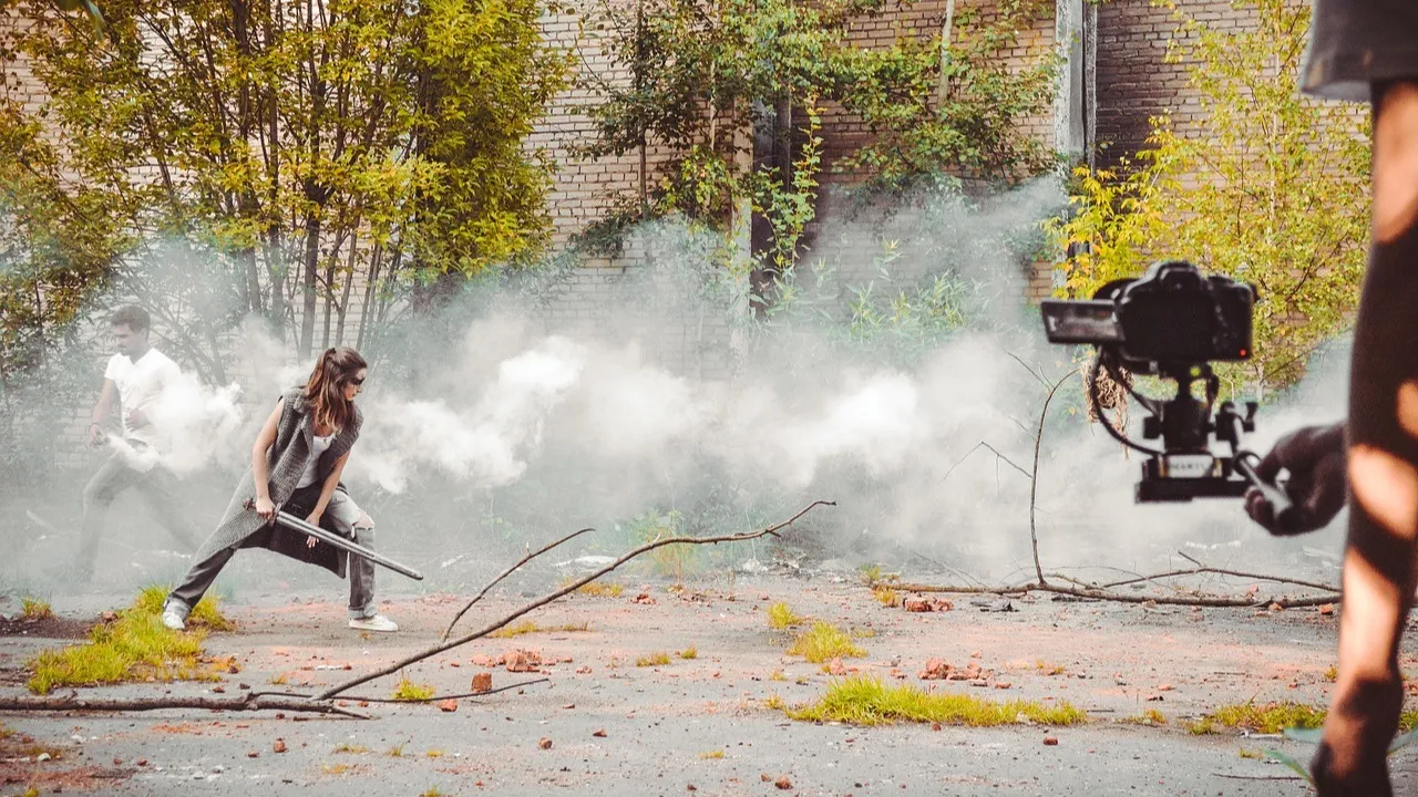 Джеки Чан и съемочная группа прилетели в Актау фото на taspanews.kz от 21 января 2026 14:33