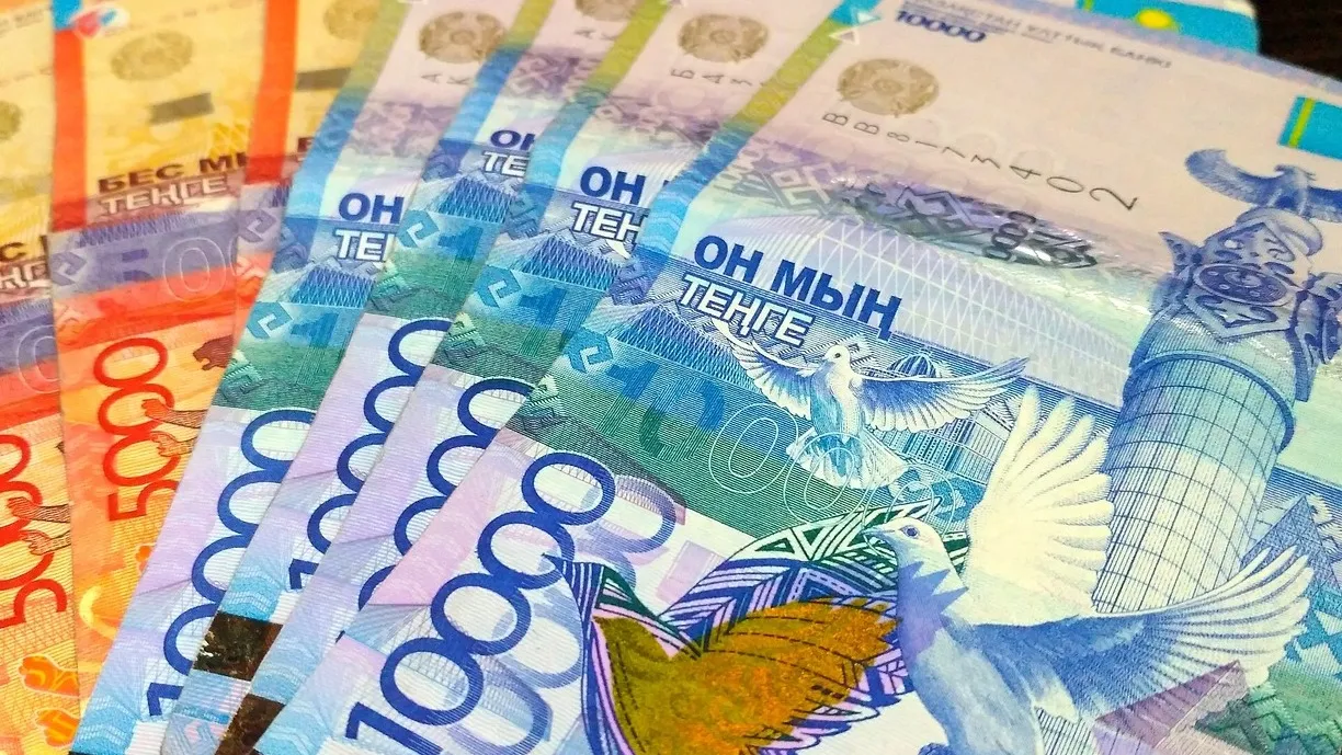 В Нацбанке прокомментировали использование старых десятитысячных купюр фото на taspanews.kz от 26 января 2026 14:34