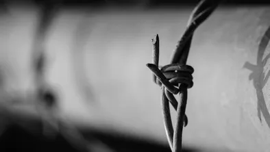 В Таразе девушку связали по рукам и ногам: видео