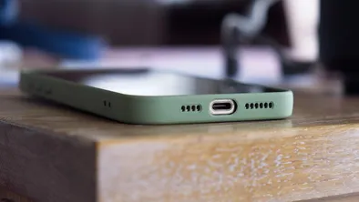 В ЗКО мужчина распространил интимные фото бывшей жены