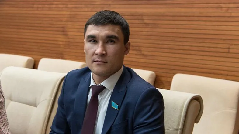 Экс-боксер Серик Сапиев стал внештатным советником в Минтуризма фото на taspanews.kz от 03 февраля 2026 14:37