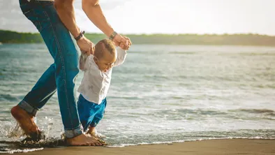 В мажилисе приняли закон, уравнивающий права отцов и матерей в декрете